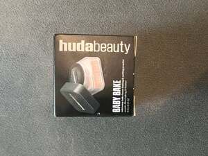 HUDA BEAUTY Baby Bake Mini Easy Bake Setting Powder - Pound Cake